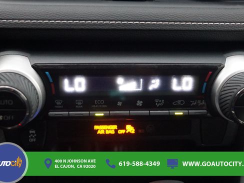 Used 2019 Toyota RAV4 XLE AWD/4WD image 22