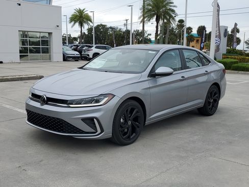 New 2026 Volkswagen Jetta SE image 2