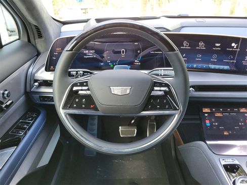 New 2026 Cadillac Vistiq Premium Luxury w/ LPO, Floor Liner Package image 13