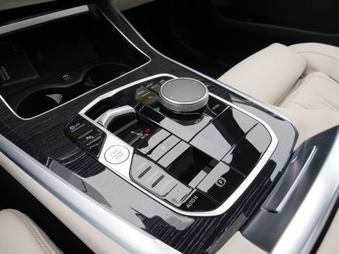 New 2026 BMW X5 sDrive40i w/ M Sport Package image 25