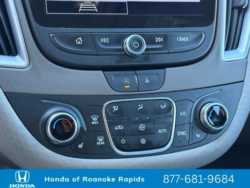 Used 2024 Chevrolet Malibu LT image 16