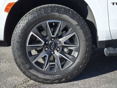 Certified 2023 Chevrolet Tahoe Z71 w/ Luxury Package image 13