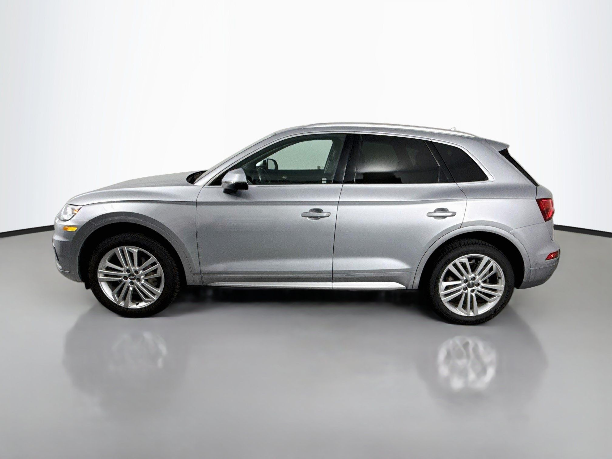Used 2018 Audi Q5 2.0T Premium Plus w/ Premium Plus Package AWD/4WD image 4