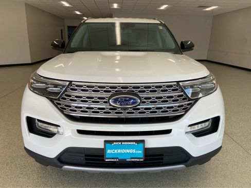 Used 2024 Ford Explorer Limited w/ Equipment Group 301A image 2