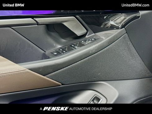 Used 2025 BMW i5 xDrive40 w/ Premium Package image 3