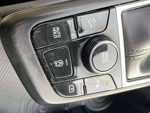 Used 2024 Kia Sportage LX image 19