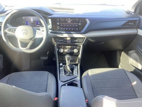 Used 2024 Volkswagen Taos SE image 20