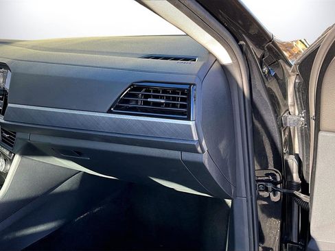 Used 2024 Volkswagen Jetta SE image 19