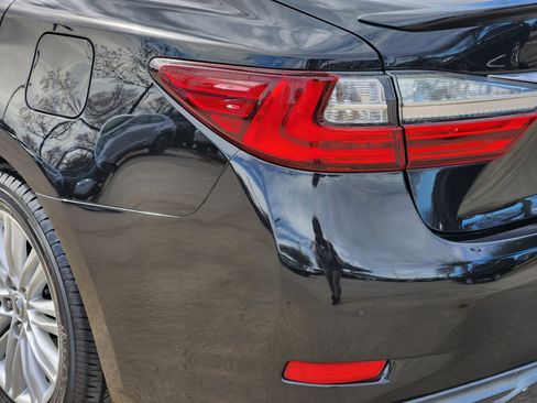 Used 2017 Lexus ES 350 Premium w/ Premium Package image 5