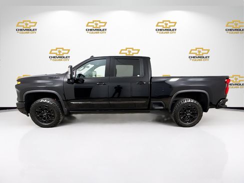 Used 2024 Chevrolet Silverado 2500 High Country w/ Midnight Edition AWD/4WD image 4