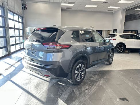 Used 2023 Nissan Rogue SV w/ SV Premium Package image 9