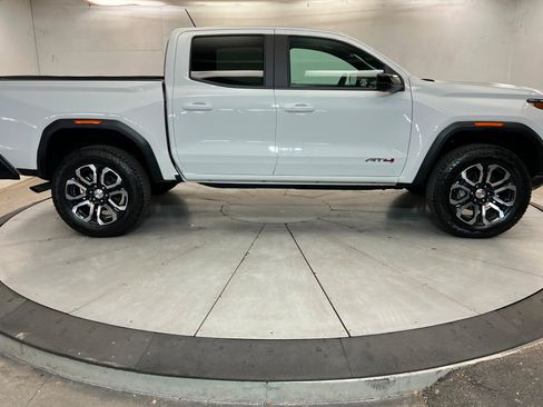 Used 2024 GMC Canyon AT4 w/ Technology Package image 7