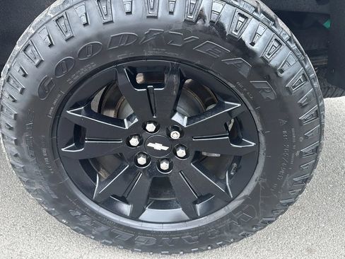 Used 2022 Chevrolet Colorado Z71 w/ Z71 Midnight Edition image 6