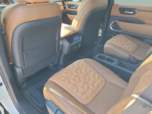 New 2026 Nissan Armada Platinum Reserve image 10