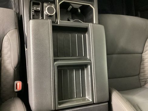 Used 2022 Toyota Tundra SR5 AWD/4WD image 22