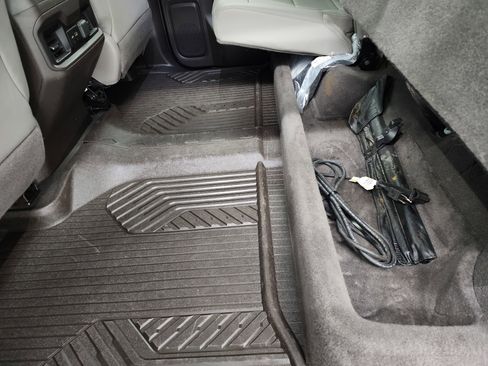 Used 2020 Chevrolet Silverado 2500 LT w/ Convenience Package image 36