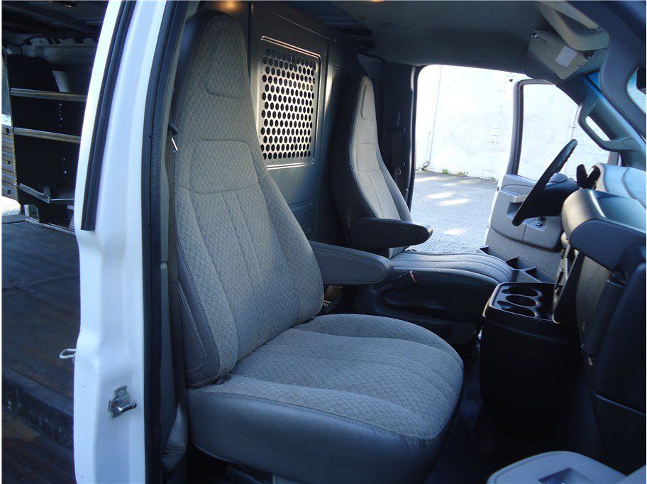 Used 2016 Chevrolet Express 2500 RWD image 14