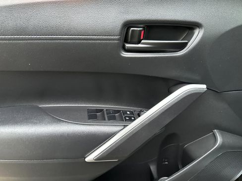 Used 2024 Toyota Corolla Cross LE image 11