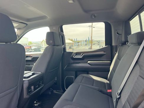 Used 2022 Chevrolet Silverado 1500 RST w/ Convenience Package II AWD/4WD image 9