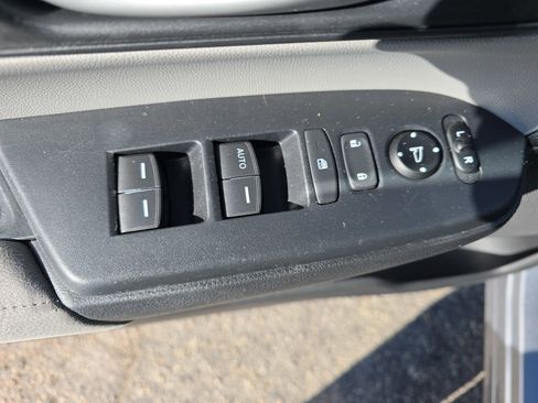 Used 2020 Honda CR-V LX image 29