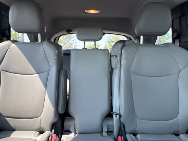 Used 2025 Toyota Sienna XLE w/ XLE Plus Package FWD image 28