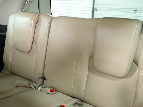 Used 2023 Nissan Armada SL w/ Captain's Chairs Package RWD image 27