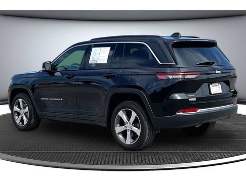 Certified 2024 Jeep Grand Cherokee Limited AWD/4WD image 19