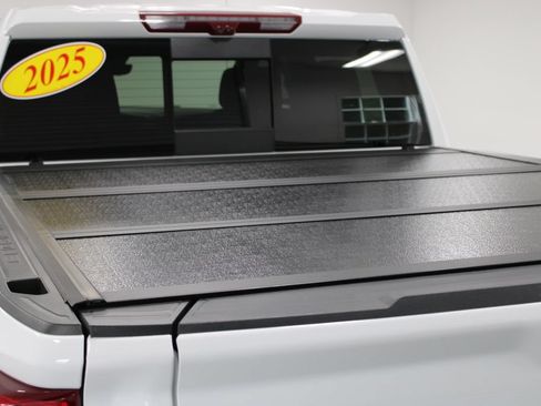 Used 2025 Chevrolet Silverado 1500 LTZ w/ LTZ Premium Package AWD/4WD image 16
