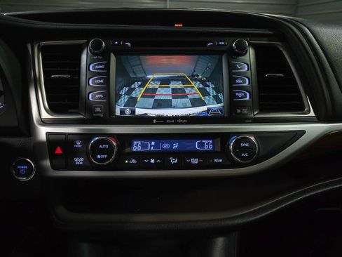 Used 2019 Toyota Highlander Limited Platinum image 30