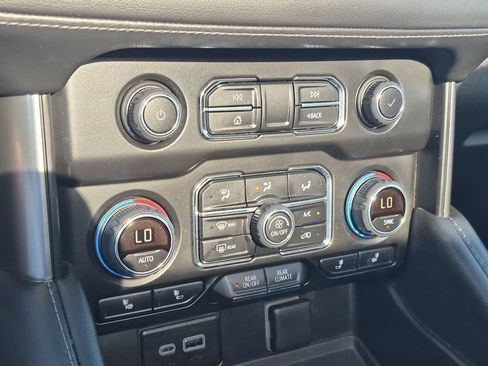 Used 2023 Chevrolet Tahoe LT w/ Luxury Package RWD image 18