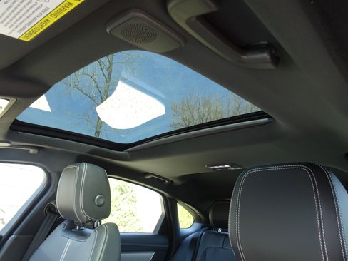 New 2024 Jaguar XF R-Dynamic SE image 20