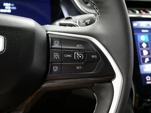 Certified 2023 Jeep Grand Cherokee Limited image 29