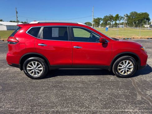 Used 2017 Nissan Rogue SV AWD/4WD image 10