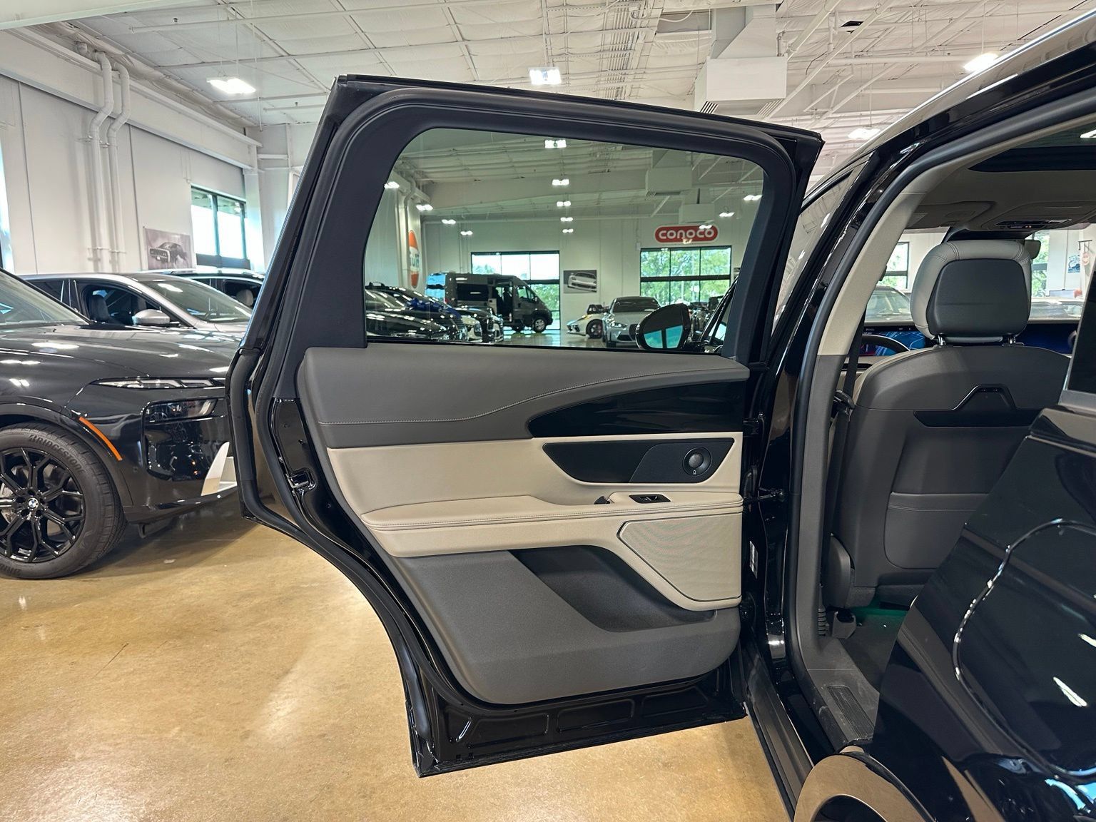 Used 2025 Lincoln Nautilus Reserve AWD/4WD image 42