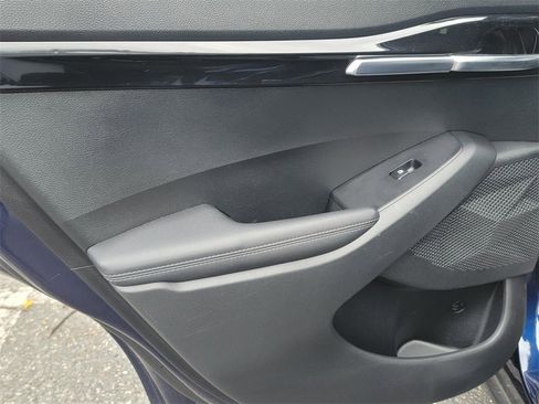 Used 2024 Kia Seltos EX image 12