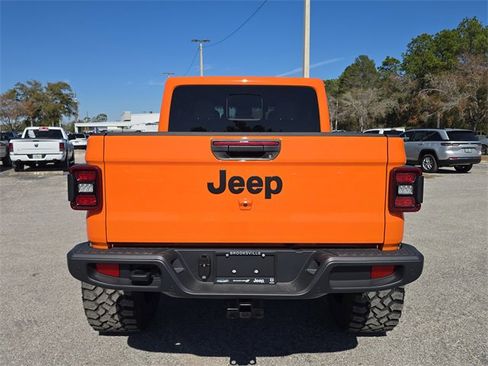 New 2025 Jeep Gladiator Sport image 5