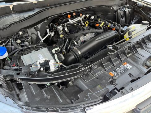 Used 2025 Ford Explorer Active w/ Active Comfort Package image 41