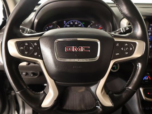 Used 2023 GMC Terrain Denali image 3