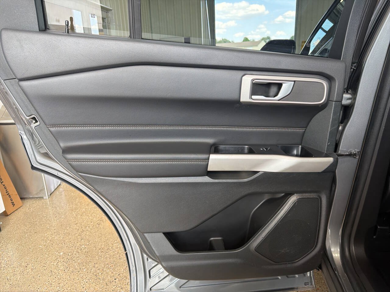 Used 2023 Ford Explorer XLT AWD/4WD image 20