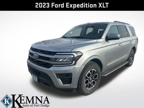 Used 2023 Ford Expedition XLT image 5