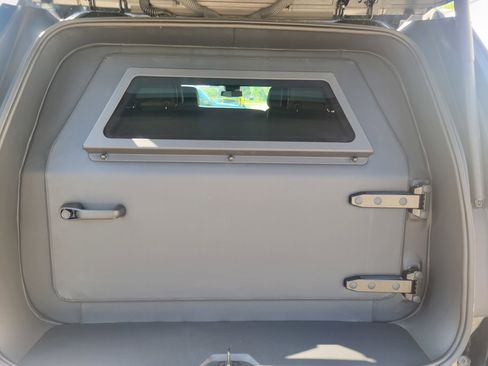 Used 2024 GMC Yukon XL Denali image 4