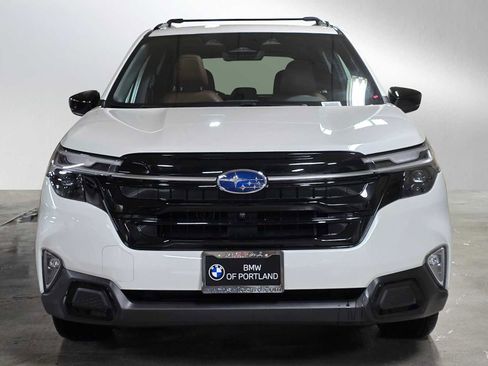 Used 2025 Subaru Forester Touring image 8