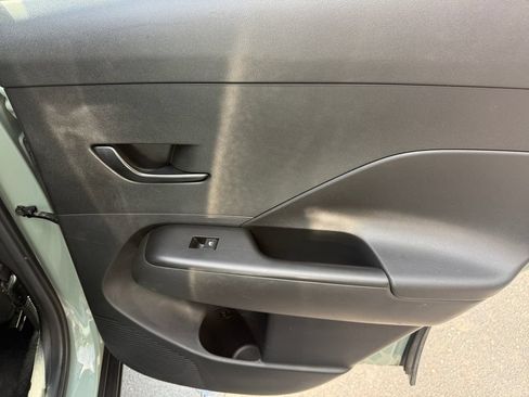 Used 2025 Hyundai Kona SEL AWD/4WD image 20