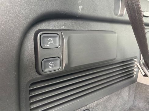 Used 2023 Rivian R1S Launch Edition image 36