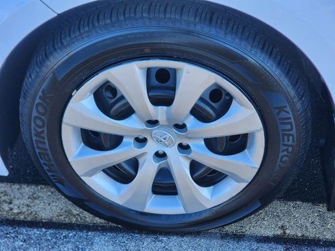 Used 2023 Toyota Corolla LE image 18