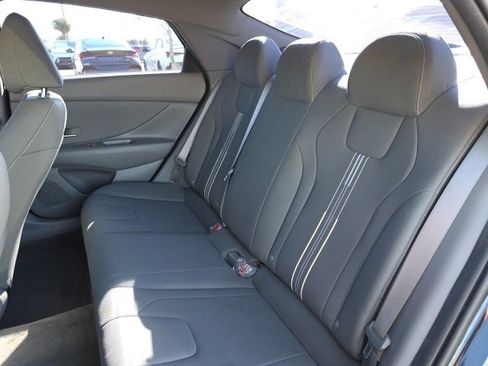 Certified 2023 Hyundai Elantra SEL w/ Convenience Package image 6