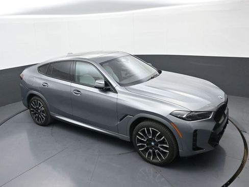 Used 2024 BMW X6 xDrive40i w/ Premium Package image 30