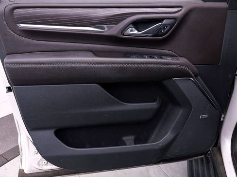 Used 2021 GMC Yukon XL Denali w/ Denali Premium Package image 17