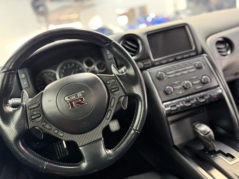 Used 2013 Nissan GT-R Premium image 24