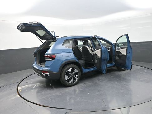 New 2026 Volkswagen Taos SE image 32